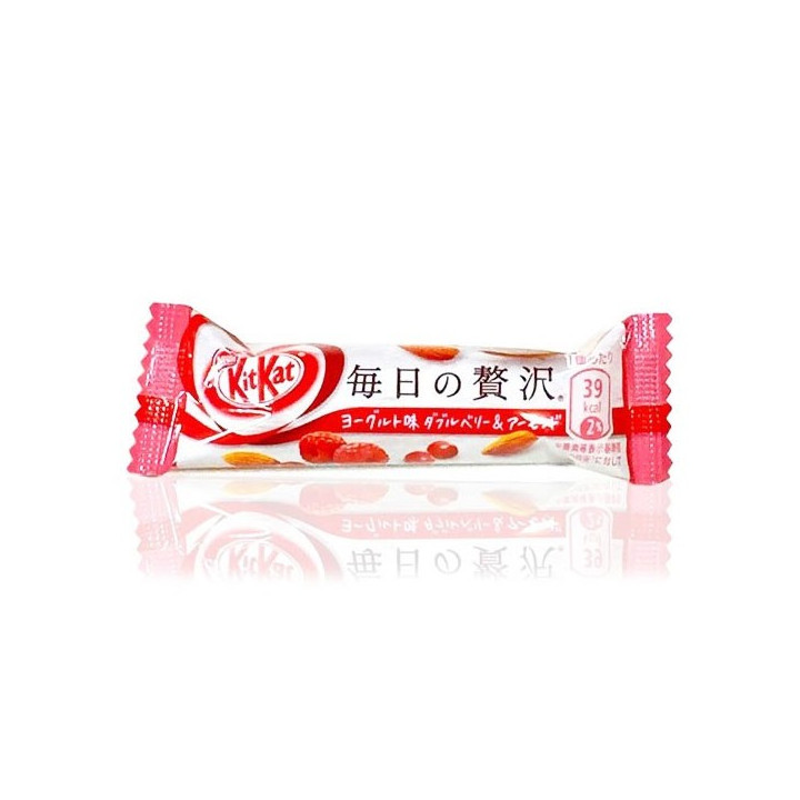 Kit Kat Rich Rum Raisin Cranberry & Almond 102 g