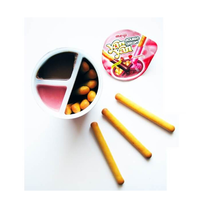 Meiji Chocolate Strawberry Double Cream Yan Yan 44 g